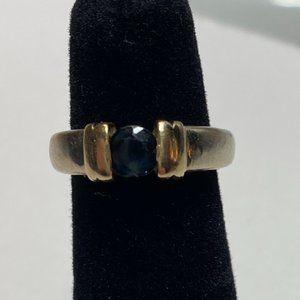 VINTAGE BLUE SAPPHIRE PINKY RING IN 14K WHITE & YELLOW GOLD MOUNTING